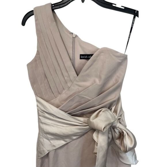 NWT Lavish Alice | Pleated Womens One Shoulder Midi Dress in Stone Size 4 - Picture 5 of 11
